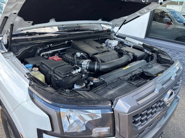 Certified Used 2025 Glacier White Nissan Crew Cab SV image 18