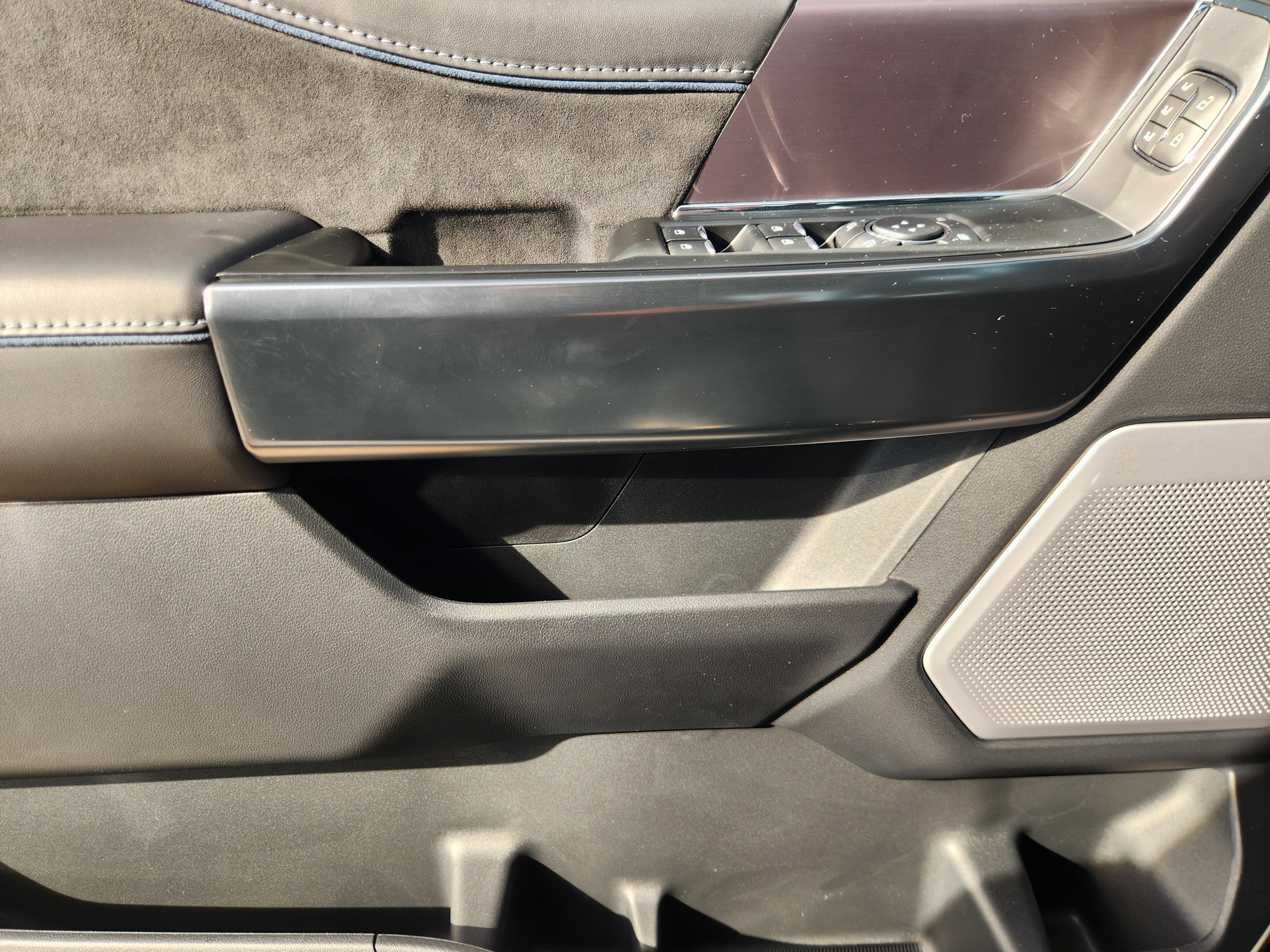 New 2025 Star White Metallic Tricoat Ford Platinum image 14