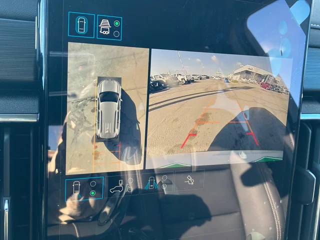 New 2026 Glacier White Tricoat GMC Elevation image 23