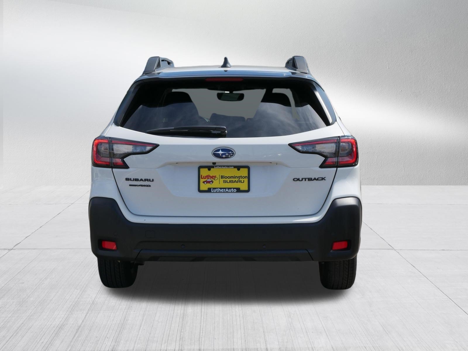 Used 2025 Crystal White Pearl Subaru Onyx Edition image 6