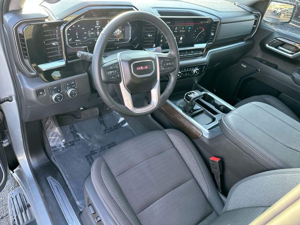 Used 2025 Silver GMC Elevation image 3