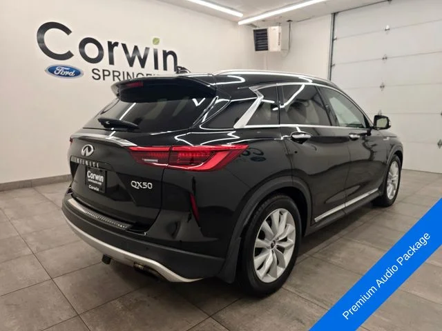 Used 2019 Black INFINITI ESSENTIAL image 6