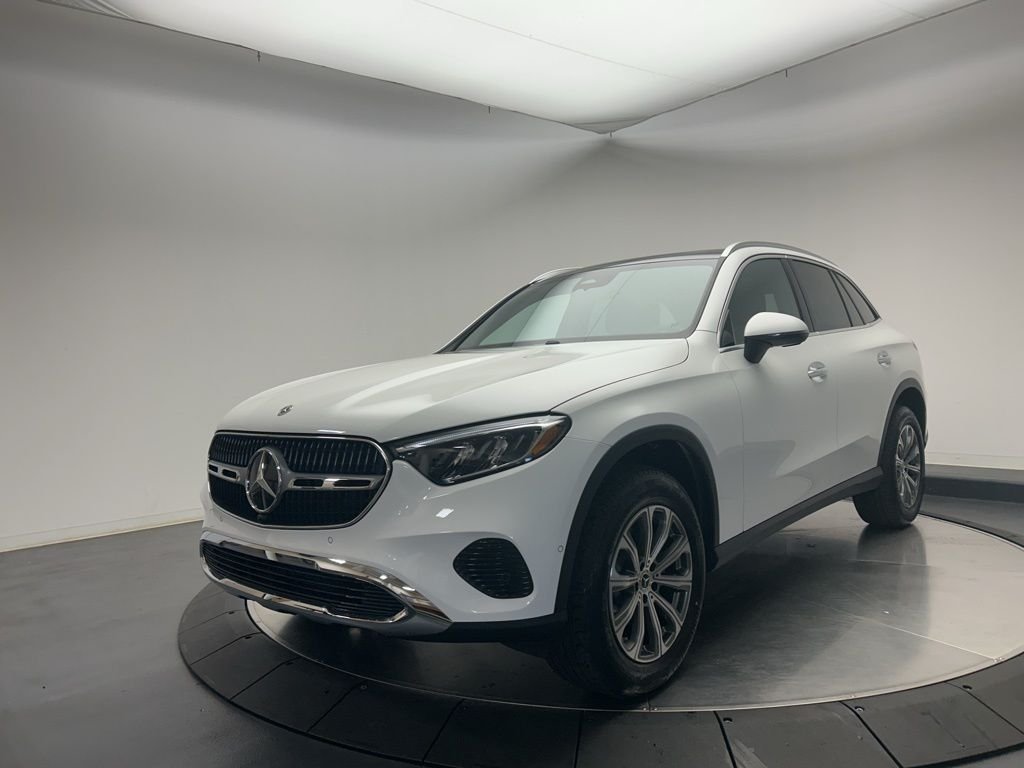 Used 2026 Polar White Mercedes-Benz GLC 300 image 3