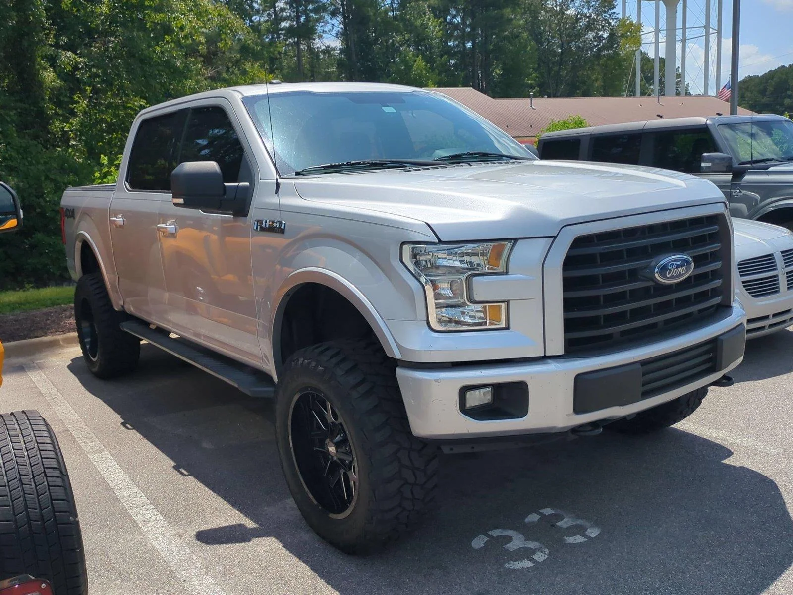 Used 2017 Ingot Silver Ford XLT image 3