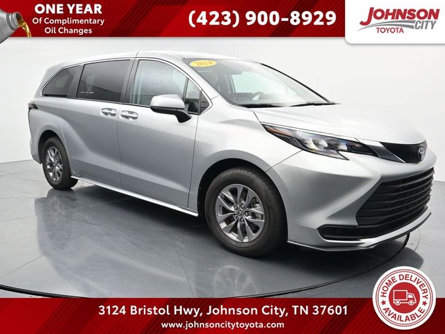 2024 Toyota Sienna LE