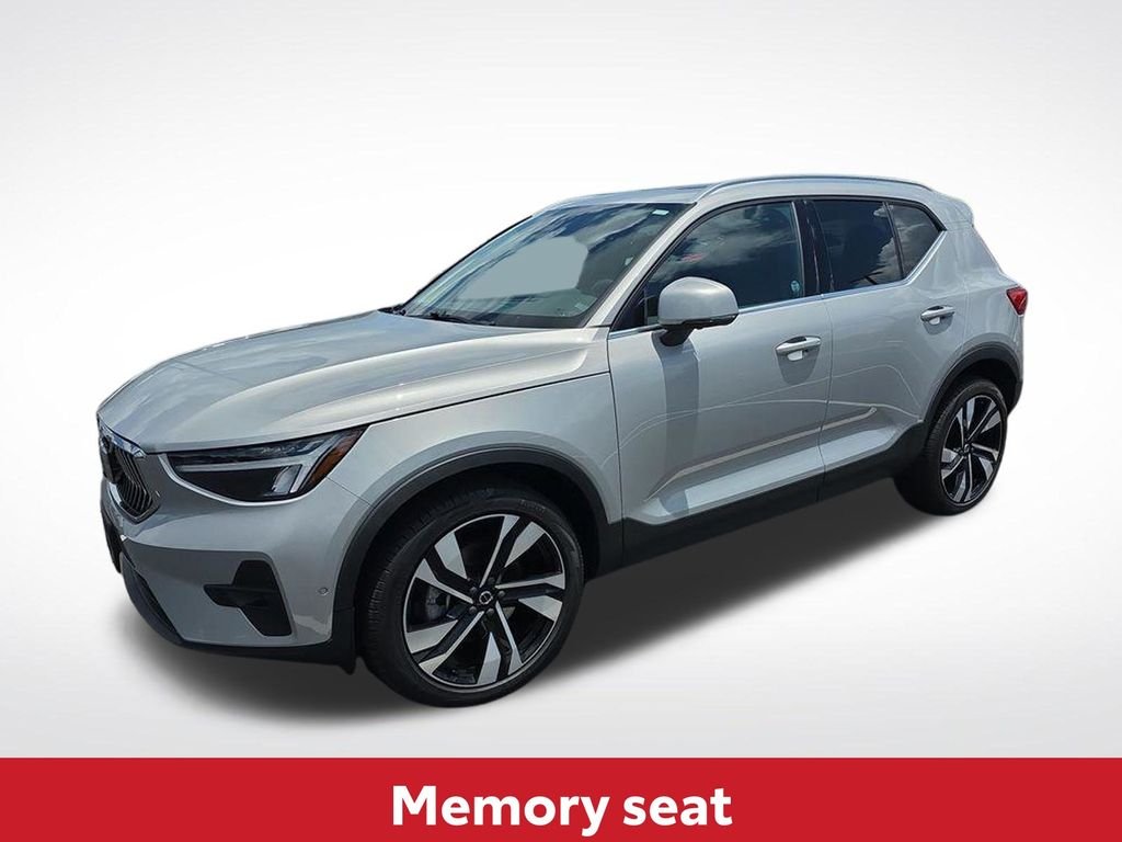 2023 Volvo XC40 Plus - Photo 13