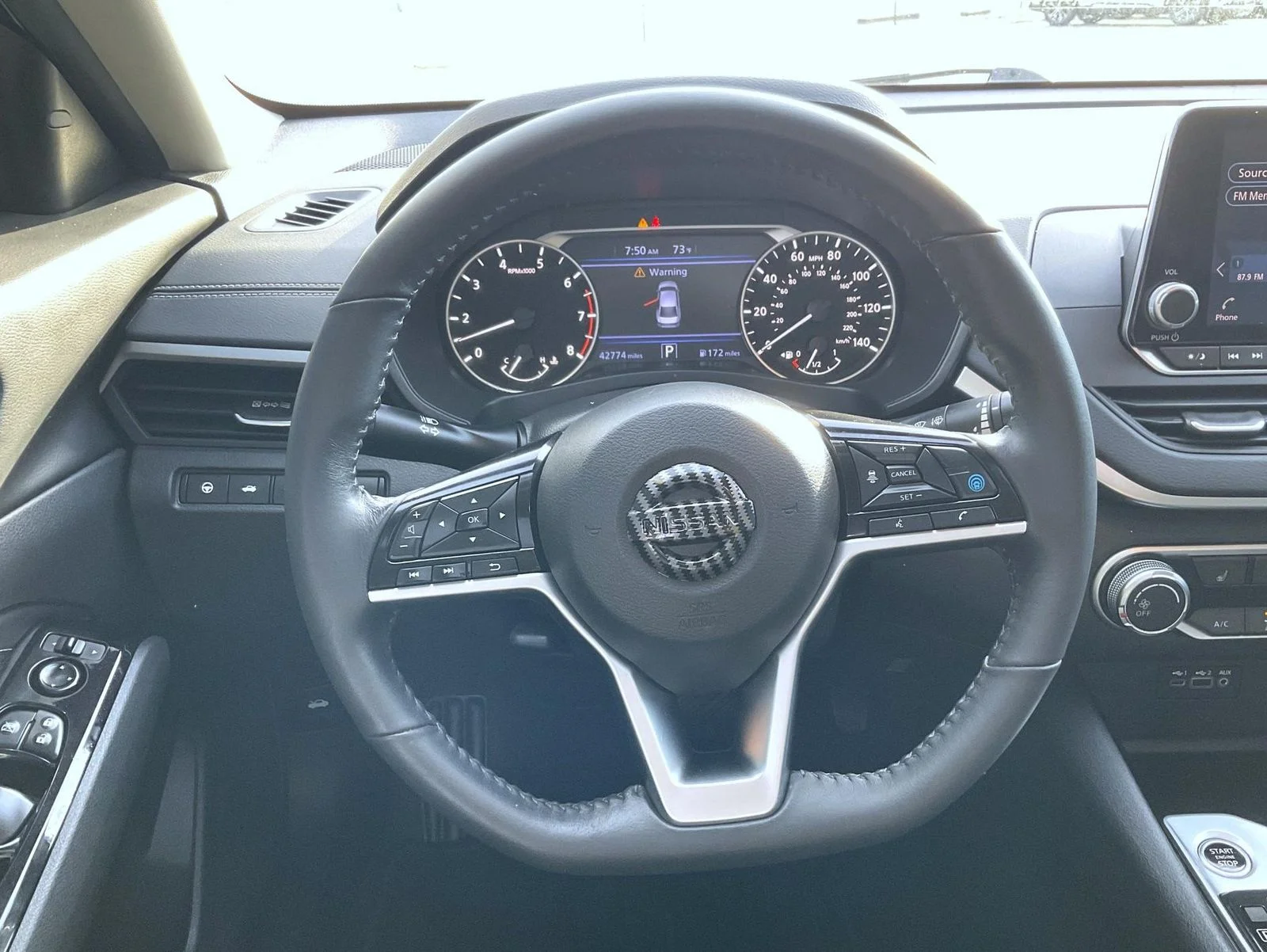 Used 2022 Black Nissan 2.5 SV image 13