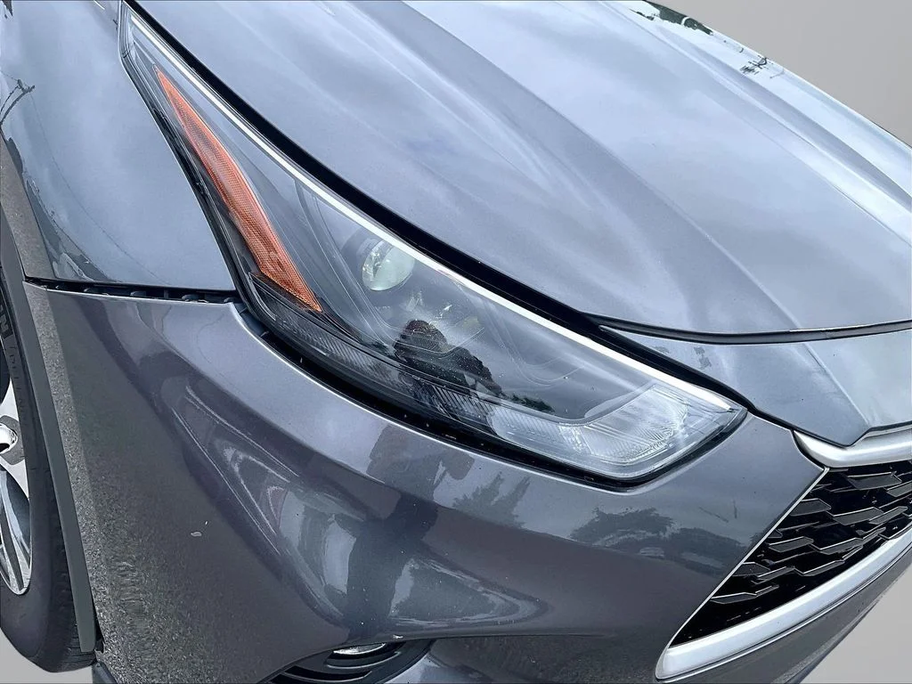 Used 2022 Gray Toyota XLE image 31