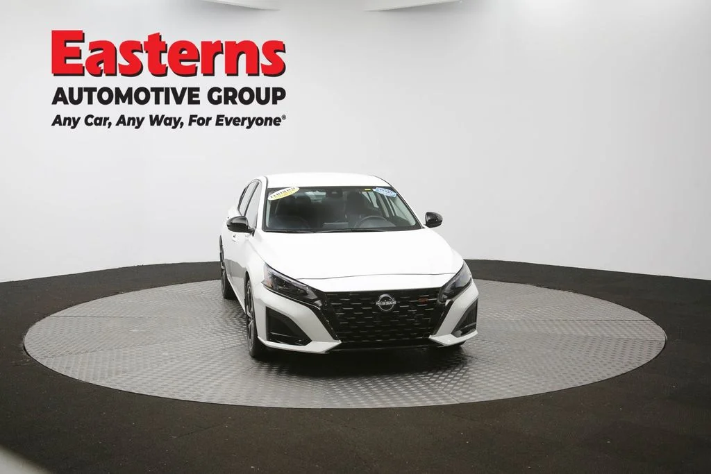 Used 2023 White Nissan 2.5 SR image 48