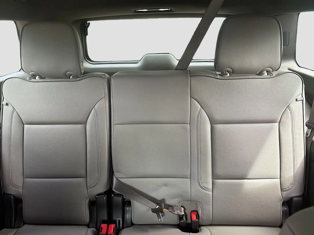 Used 2024 Silver GMC SLT image 18