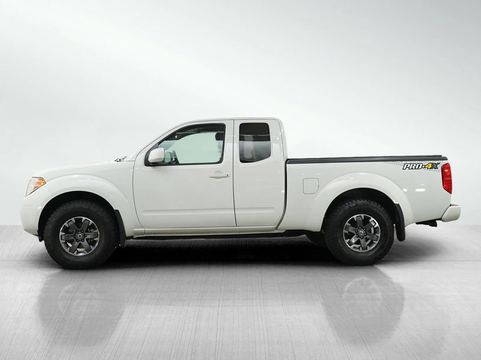 Used 2017 Nissan Frontier PRO-4X with VIN 1N6AD0CW8HN714382 for sale in Minneapolis, Minnesota