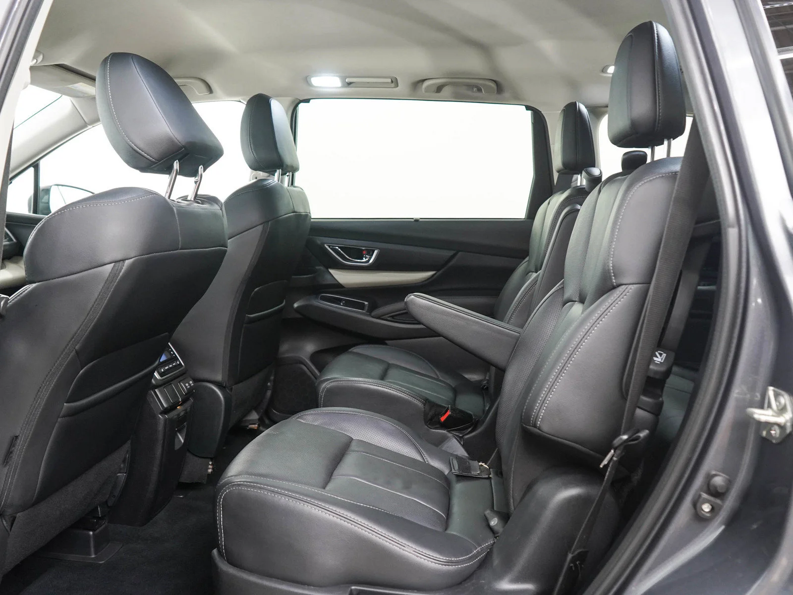 Used 2020 Magnetite Gray Metallic Subaru Limited image 17