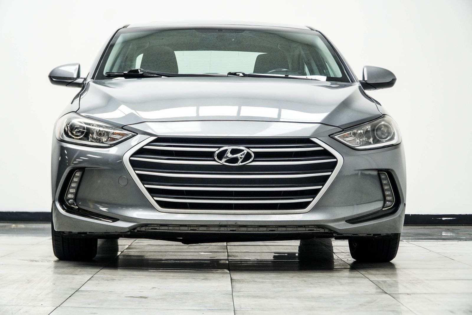 Used 2018 Gray Hyundai Value Edition image 7