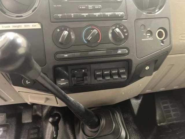 2008 Ford F-550 - Photo 14