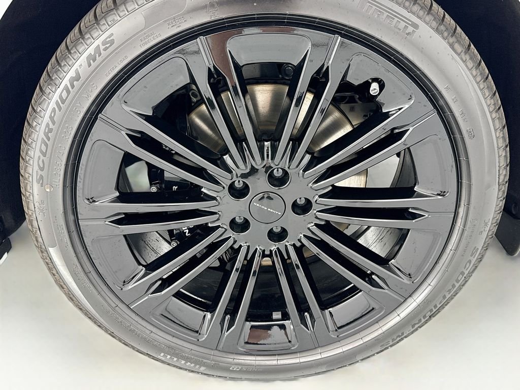New 2026 Fuji White Land Rover Dynamic SE image 31