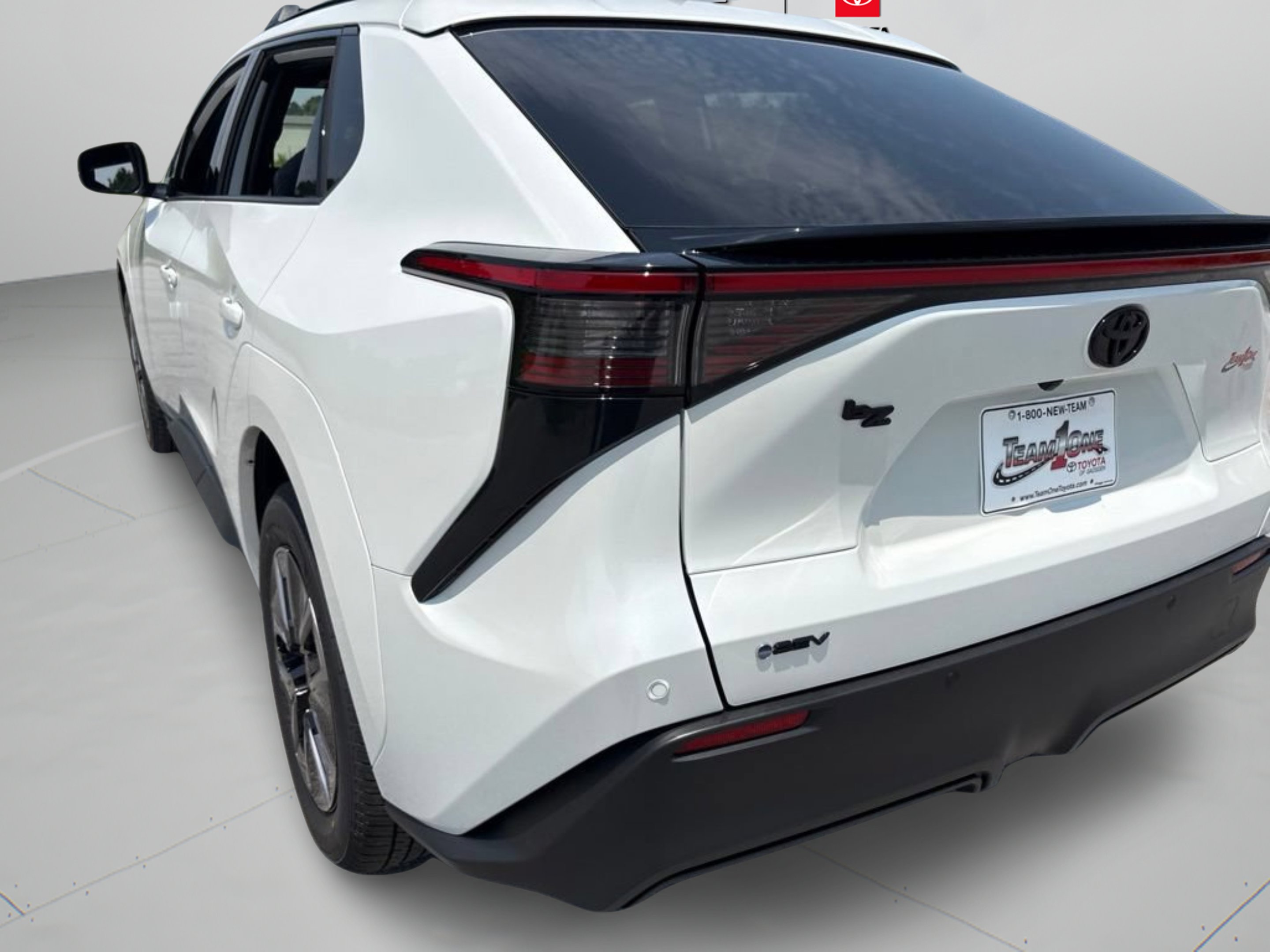 New 2026 Wind Chill Pearl Toyota XLE image 20