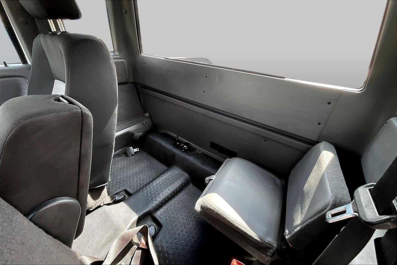 Used 2011 Oxford White Ford XL image 22