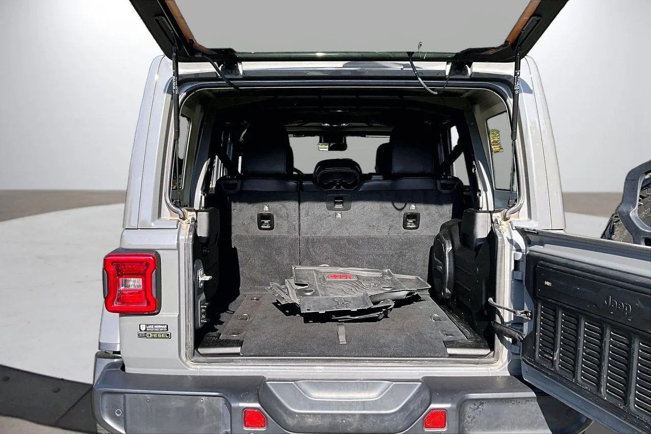Used 2023 Gray Jeep Rubicon image 25