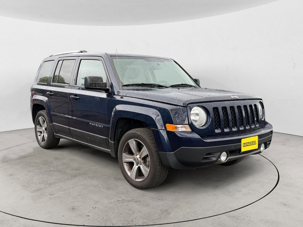 Used 2016 Blue Jeep Latitude image 6