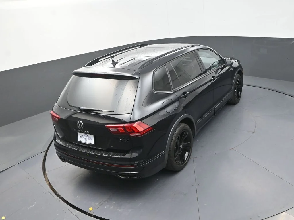 Used 2024 Black Volkswagen 2.0T SE R-Line Black image 19