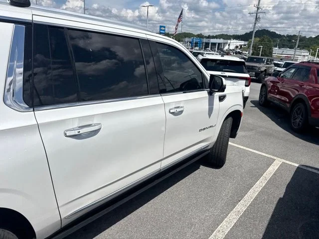 Used 2022 White GMC Denali image 6