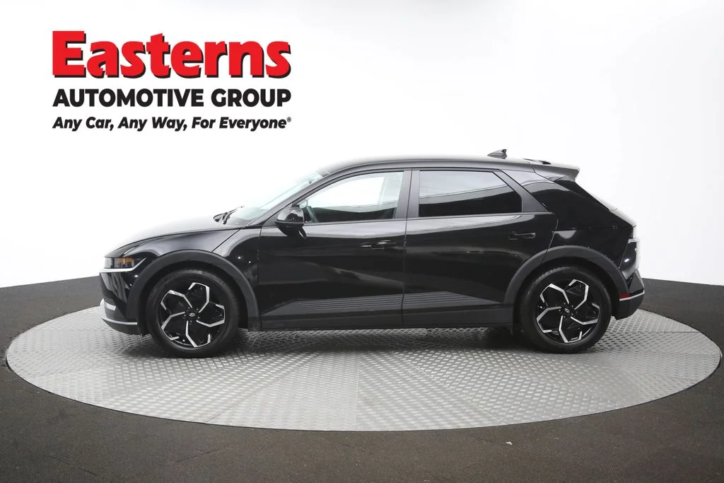 Used 2024 Black Hyundai SEL image 56