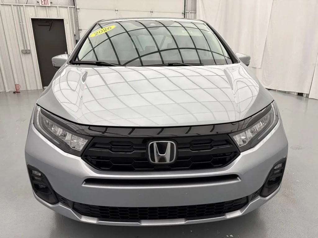 New 2026 Solar Silver Metallic Honda Touring image 2