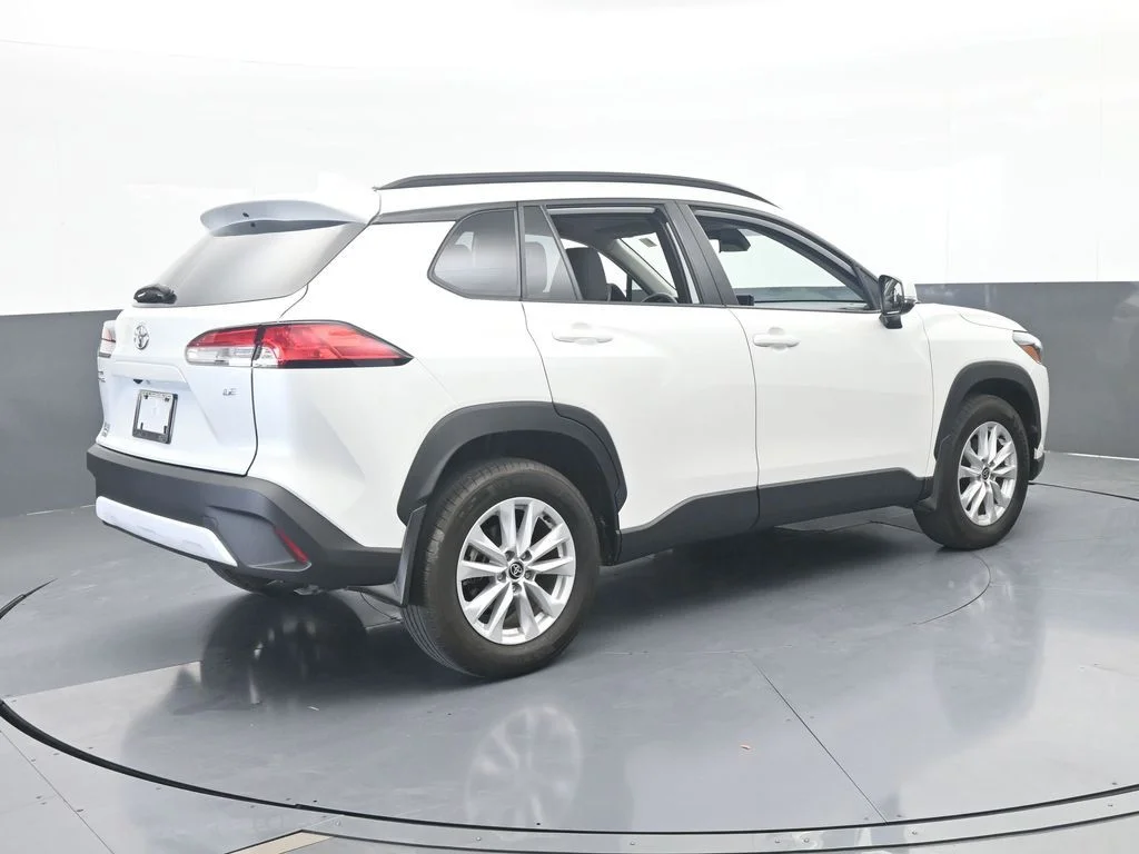 Used 2024 Pearl Toyota LE image 5