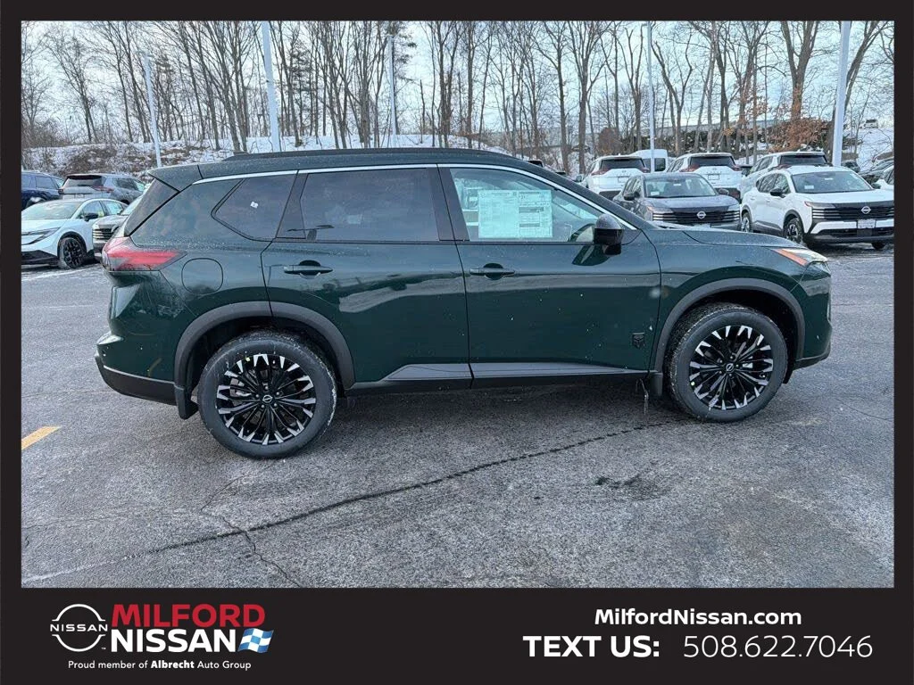 Used 2026 Green Nissan Dark Armor image 8