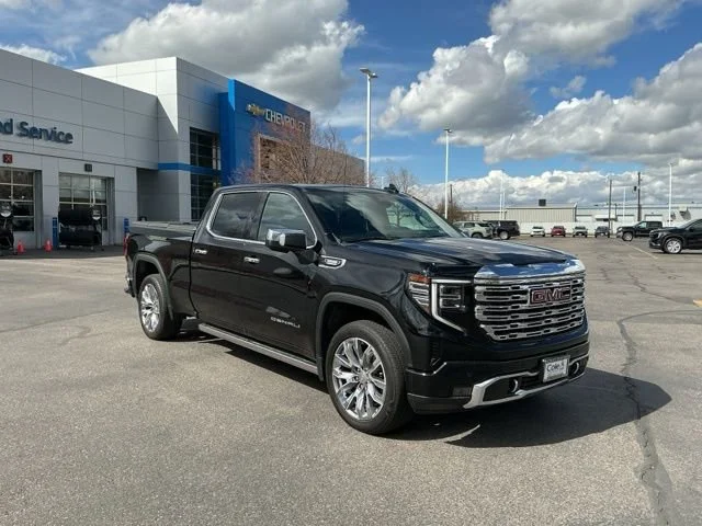 2024 GMC Sierra 4WD Crew Cab Short Box Denali's photo