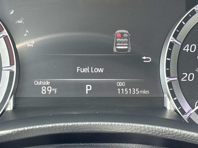 Used 2023 Wind Chill Pearl Toyota XLE image 26