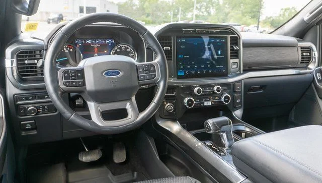 Used 2022 White Metallic Ford XLT image 9
