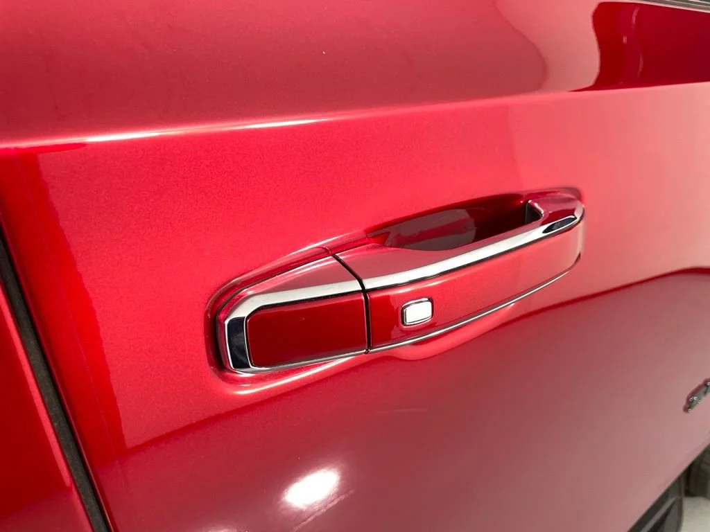 2025 Chevrolet Suburban Premier - Photo 15