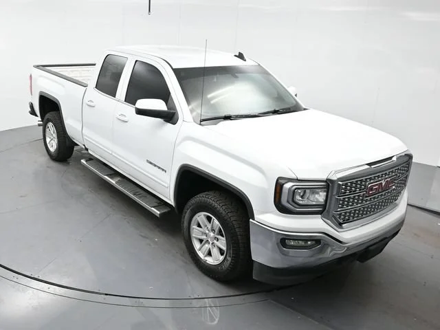 Used 2017 SUMMIT WHITE GMC SLE image 17