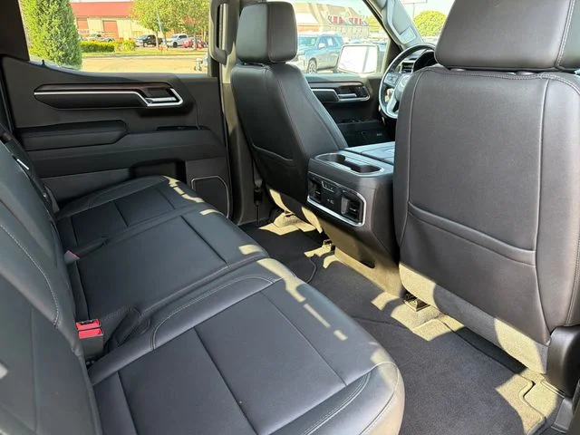 Used 2022 Silver GMC SLT image 27