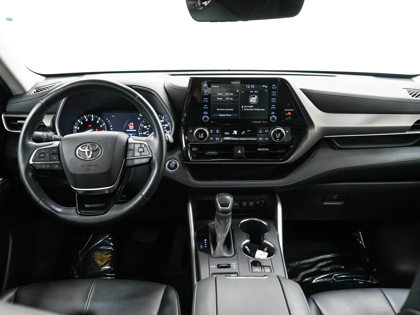 Used 2021 Silver Toyota 4D WAGON XLE AWD image 17