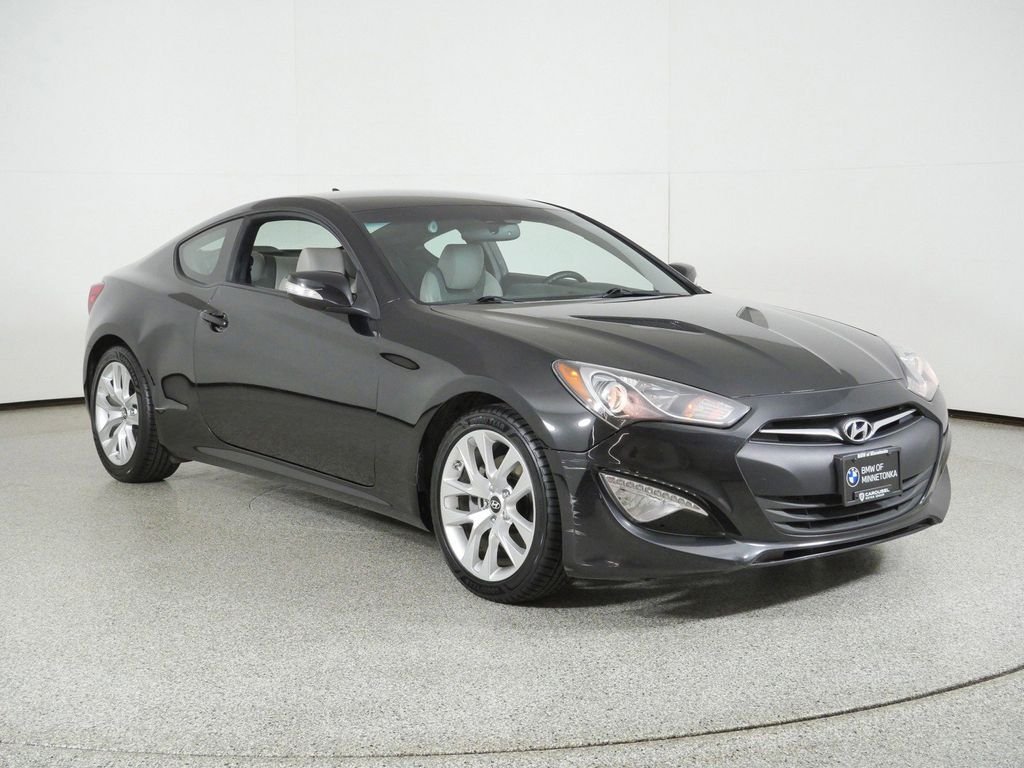 Used 2015 Black Hyundai 3.8 image 7