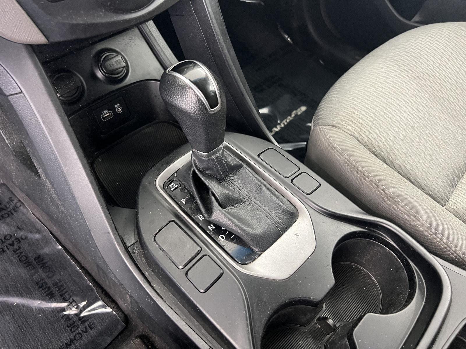 2017 Hyundai Santa Fe SE - Photo 6