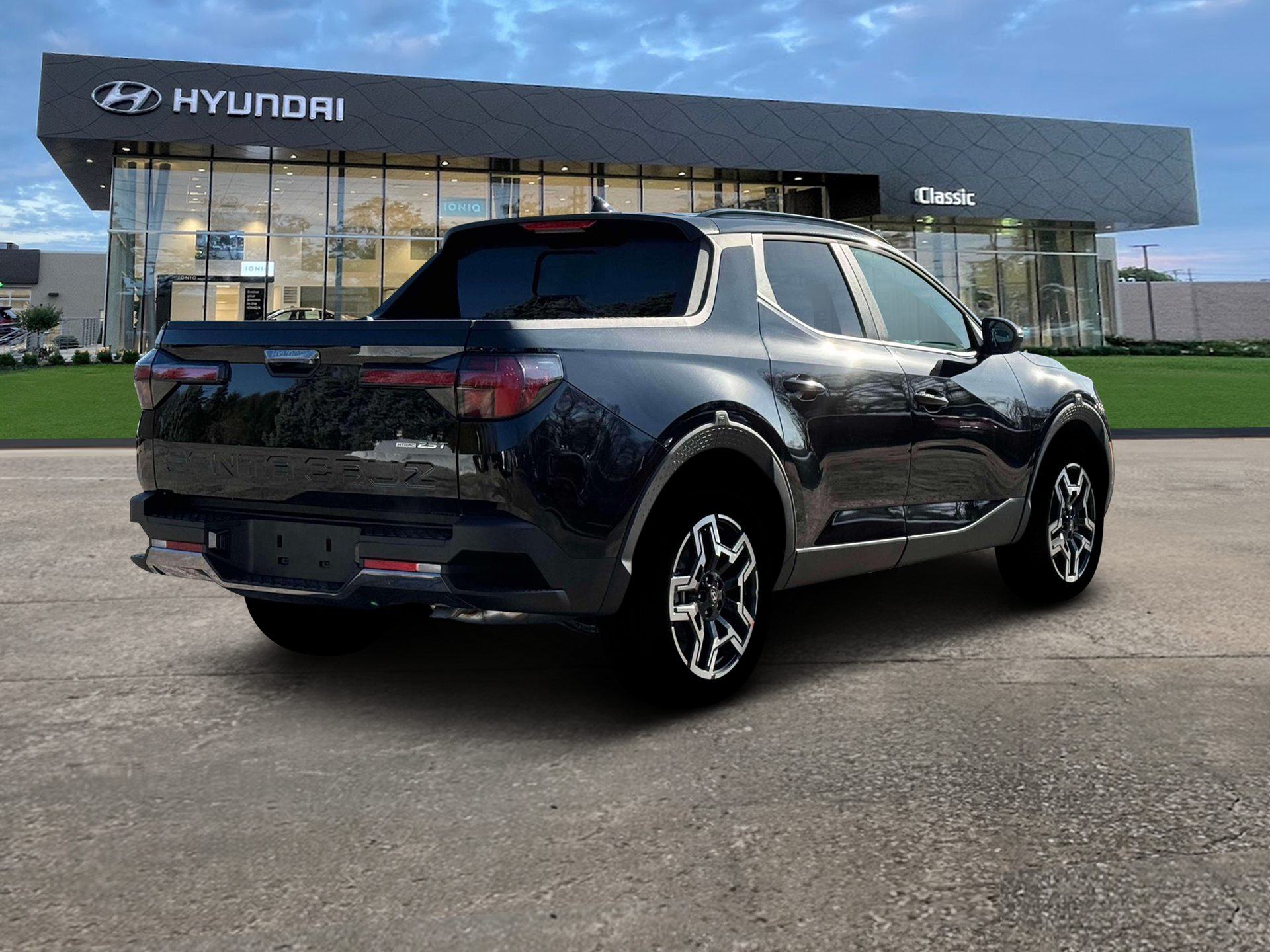 Used 2025 Phantom Black Pearl Hyundai Limited image 7