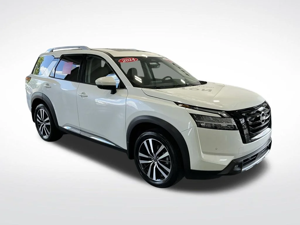 2024 Nissan Pathfinder Platinum 2WD's photo