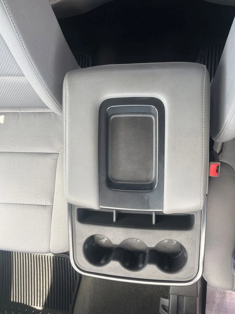 Used 2018 GRAPHITE METALLIC Chevrolet LS image 20