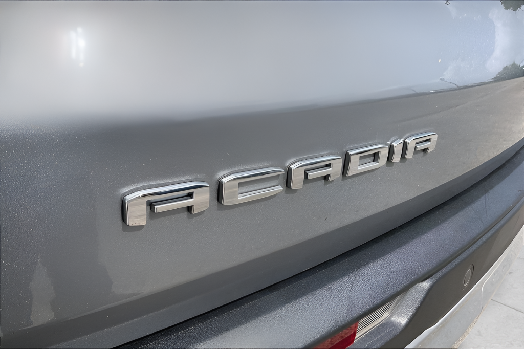 Used 2026 Silver GMC Elevation image 31