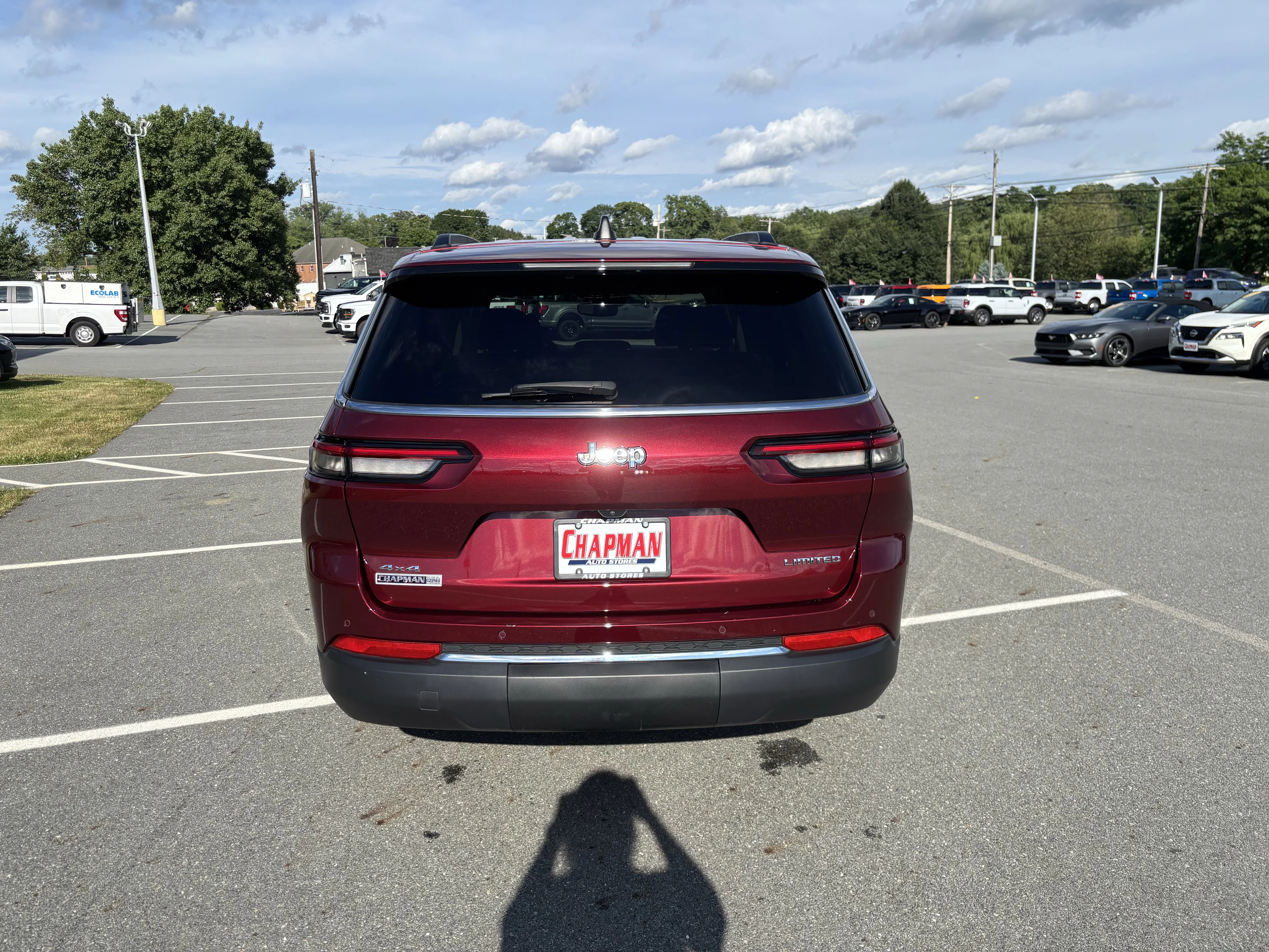 Used 2024 Velvet Red Pearlcoat Jeep Limited image 8