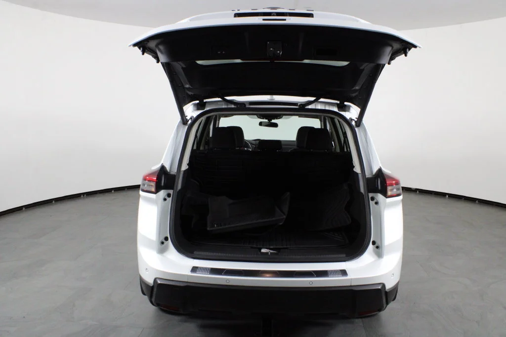 2024 Nissan Rogue SV - Photo 17