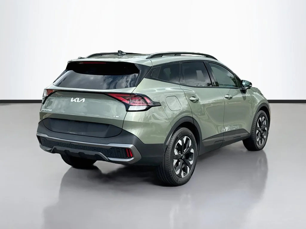 Used 2024 Green Kia X-Line Prestige image 7