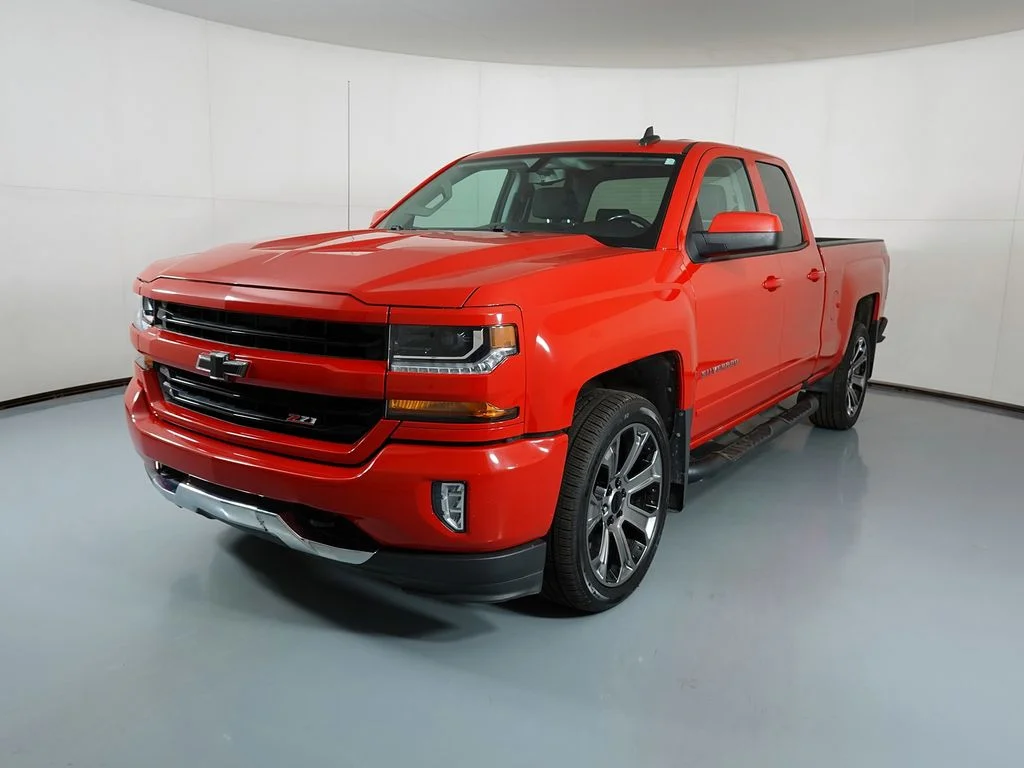 Used 2018 Red Chevrolet LT image 4