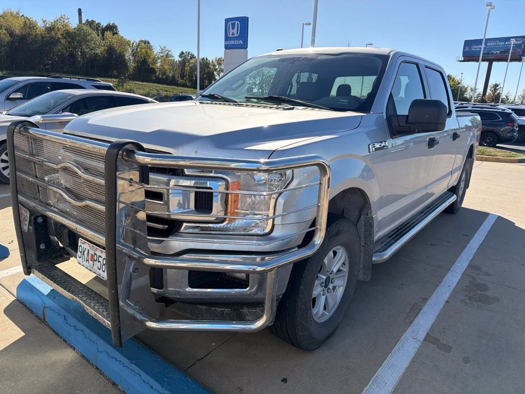 Used 2018  Ford XLT image 2