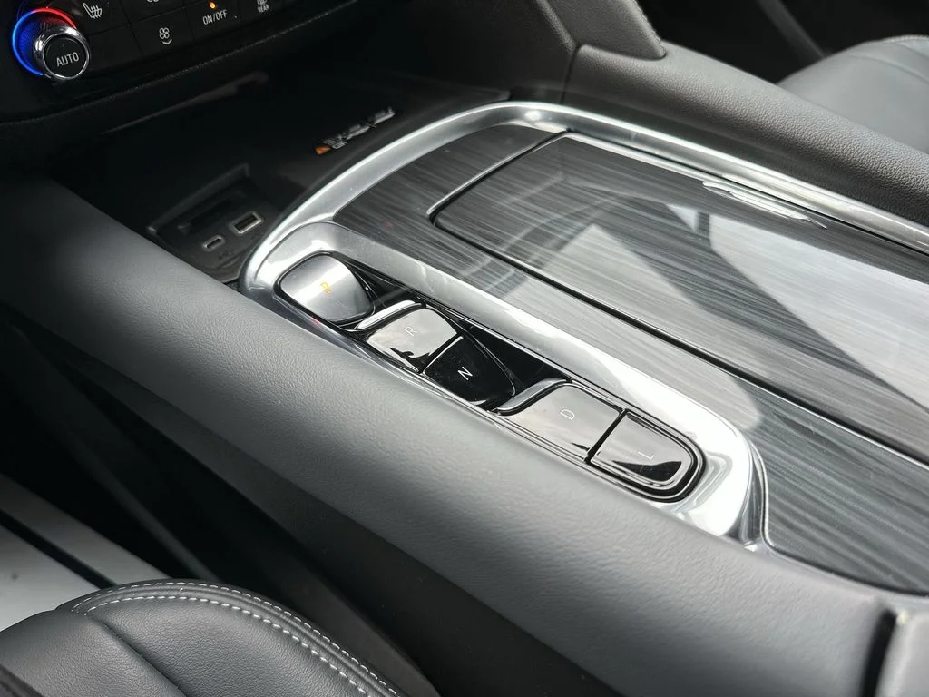 Used 2024 Gray Buick Essence image 19