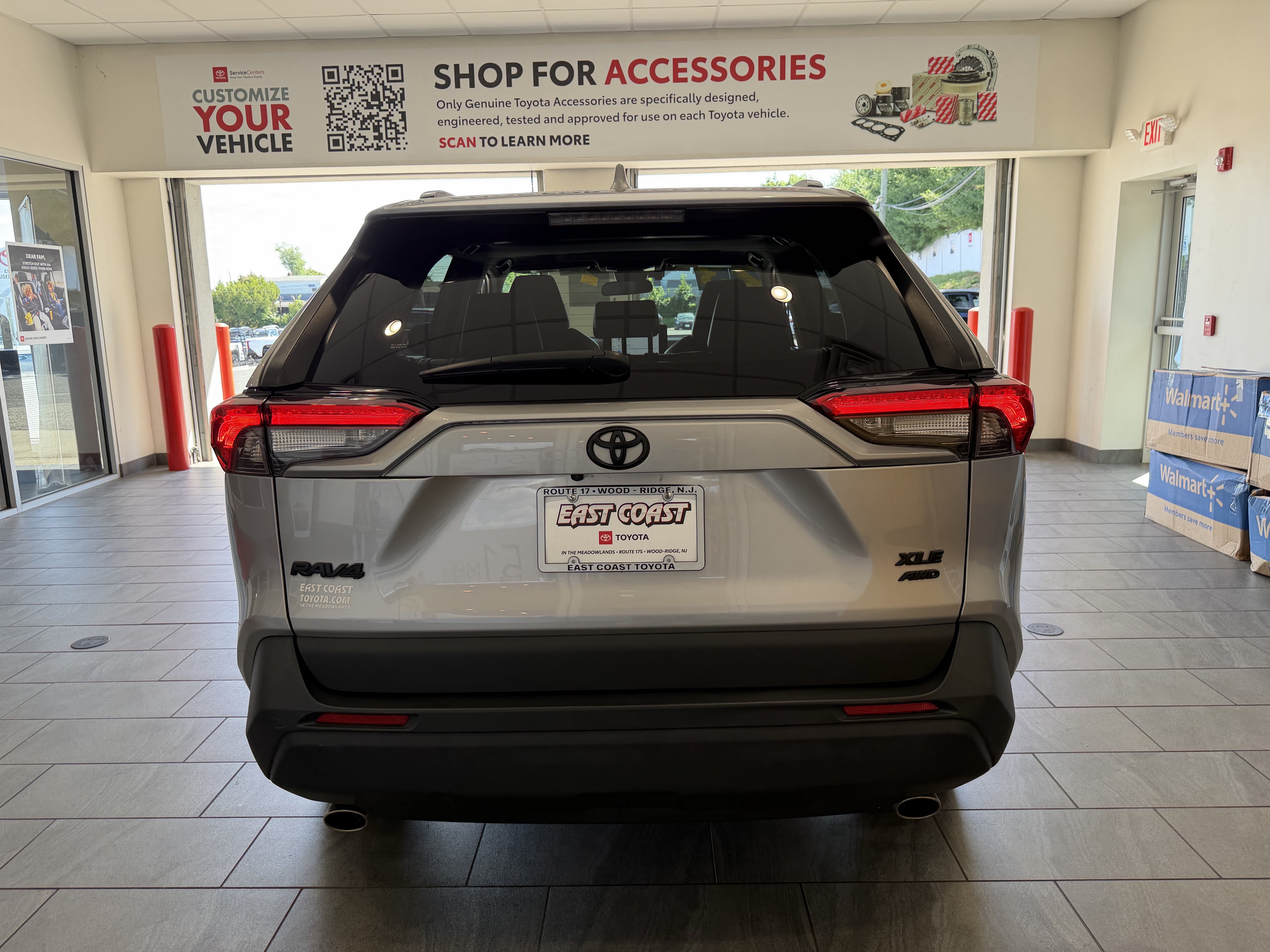Used 2023 Silver Toyota XLE Premium image 54