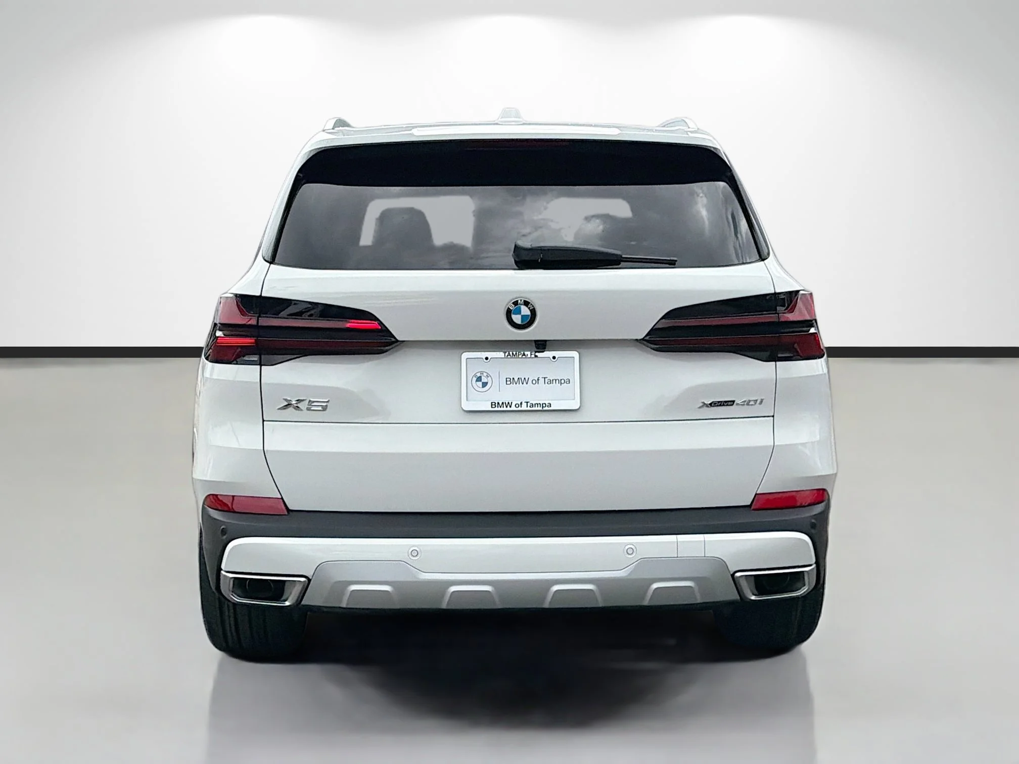 New 2026 Alpine White BMW xDrive40i image 4